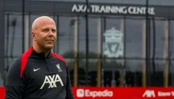 أرني سلوت يرسب في أول اختبار له مع ليفربول أمام بريستون نورث إند من الدرجة الثانية