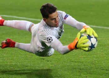 البرازيلي إيدرسون حارس مانشستر سيتي يقترب من الاتحاد السعودي