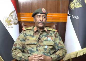 نجاة رئيس مجلس السيادة السوداني ونجله من محاولة اغتيال بمسيرات