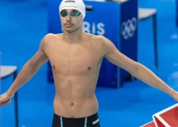 السعوديون يحتفون بتألق السباح السعودي زيد السراج في أولمبياد باريس 2024