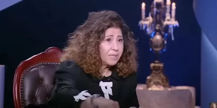 كذب المنجمون ولو صدقوا.. توقعات ليلى عبد اللطيف تثير الجدل بعد توقف حركة المطارات والبنوك والبورصة