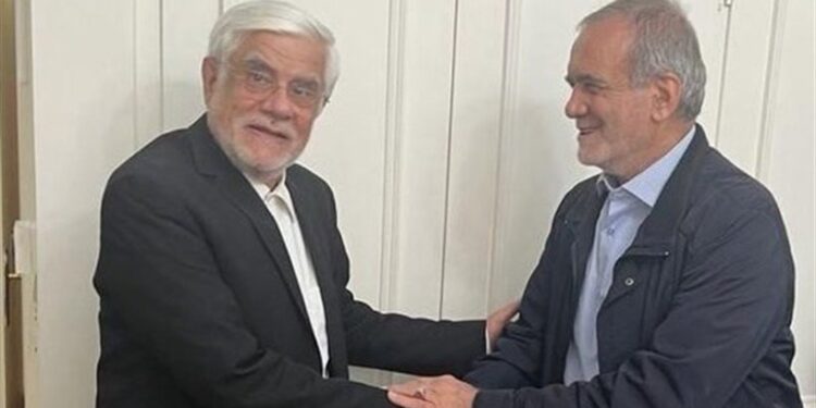 تعيين الإصلاحي محمد رضا عارف نائبًا للرئيس الإيراني مسعود بزكشيان