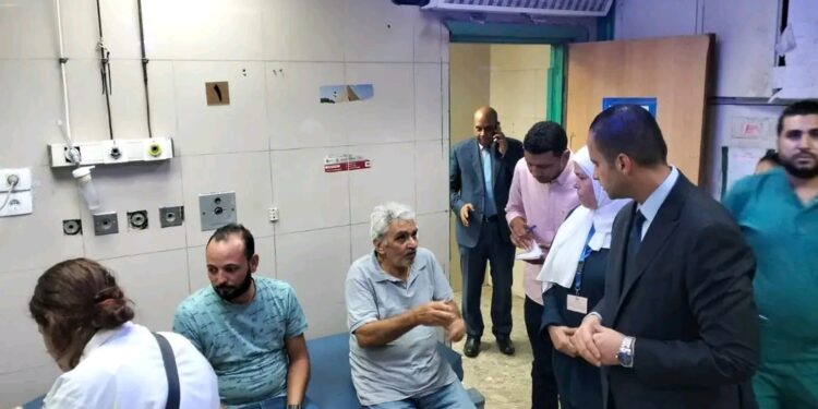 نائب وزير الصحة يطال بالتحقيق مع المتسببين في تأخير تقديم الخدمات للمرضى بمستشفى مدينة نصر للتأمين الصحي