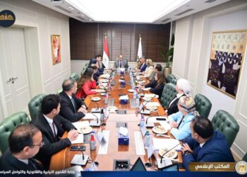 في اليوم العالمي للشباب.. وزير الشئون النيابية يلتقي مجموعة من الشباب في مناصب مختلفة في العمل التنفيذي والسياسي والنقابي والتشريعي