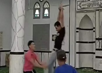 الداخلية تكشف ملابسات تداول مقطع فيديو لشباب يلهون داخل إحدى المساجد في الدقهلية