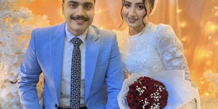 مبروك للعروسين.. محمد عيد رئيس تحرير موقع الصورة الحقيقية يهنئ الأستاذ مصطفى أشرف بالخطوبة السعيدة