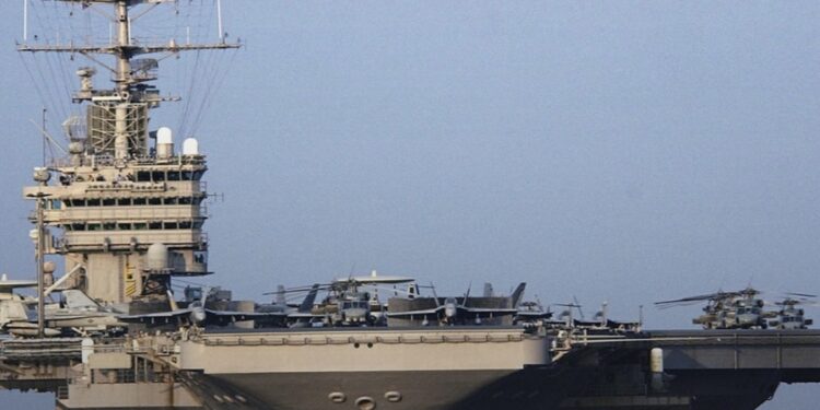 البنتاجون: وزير الدفاع يوجه ببقاء مجموعتين من حاملات الطائرات الهجومية الأمريكية بالشرق الأوسط