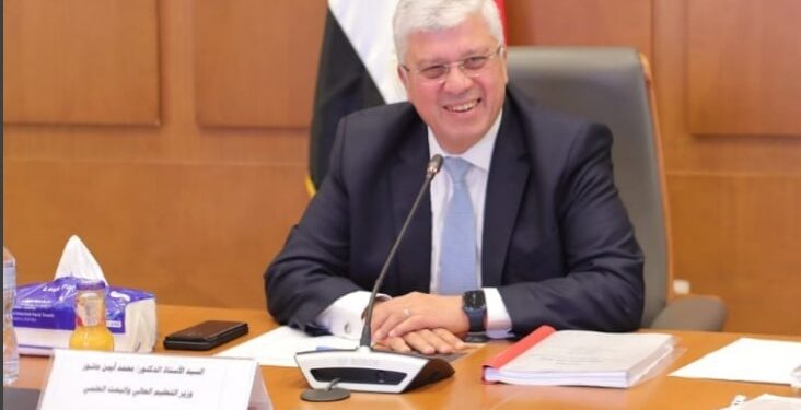 الأعلى للجامعات يُجيب عن استسفارات خريجي الصيدلة “فارم دي”