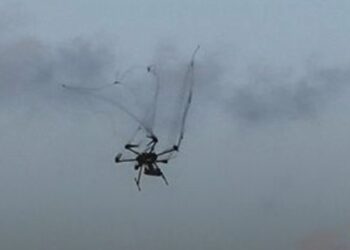 لبنان.. سقوط مسيرة إسرائيلية في عين تنتا العكارية وغارات عنيفة على أطراف زبقين طيرحرفا والجبين