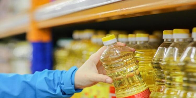 الكاتبة الصحفية جيهان موهوب تزف بشرى سارة للمواطنين حول انخفاض أسعار زيوت الطعام والسمن الصناعي والأرز