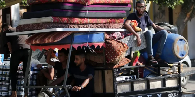 الأمم المتحدة توقف حركة المساعدات في غزة وتنقل موظفيها إلى دير البلح