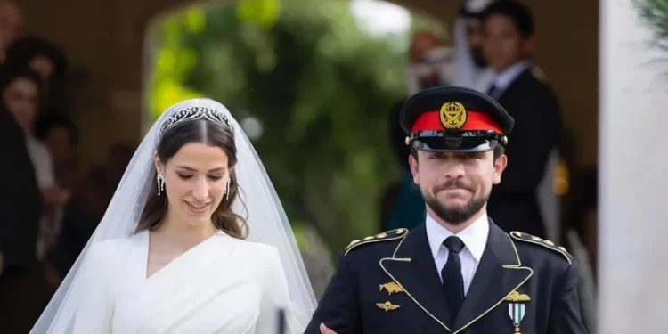 اسم بنت الأمير الحسين بن عبد الله وزوجته الأميرة رجوة يثير الجدل على مواقع التواصل الاجتماعي