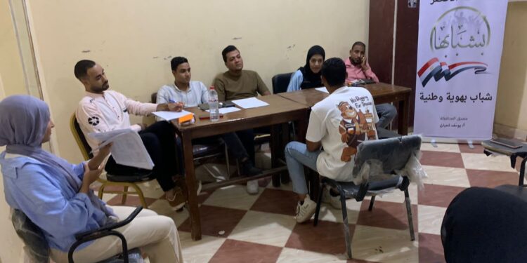 حملة بشبابها تعقد عددًا من المقابلات الشخصية في قرية المريس بمحافظة الأقصر