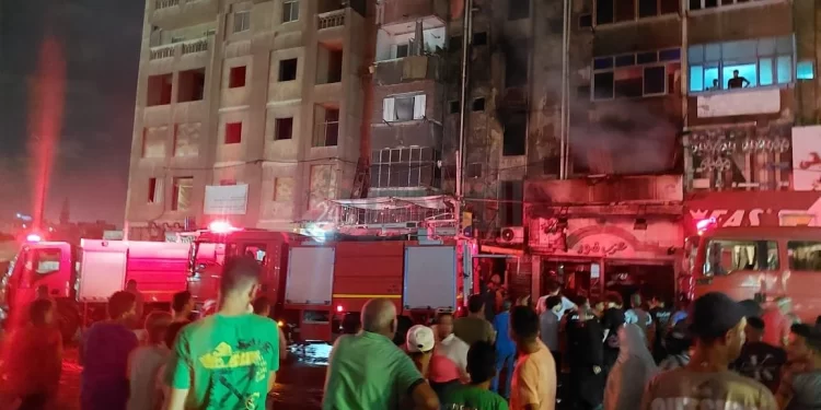 القصة الكاملة لاندلاع حريق بمحل أحذية في الإسكندرية.. والسيطرة عليه
