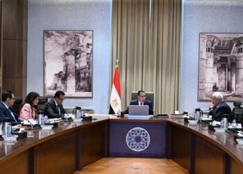 رئيس الوزراء يستعرض مخططًا لتطوير مستشفيات “قصر العيني”