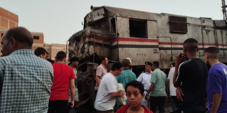 أول تعليق من هيئة السكك الحديدية حول حادث قطاري الزقازيق