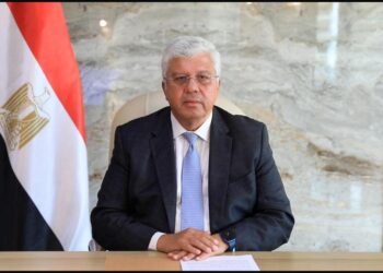 وزير التعليم العالي يتابع حادث تصادم قطارين بالزقازيق ويوجه برفع درجة الاستعداد القصوى بمستشفيات جامعة الزقازيق