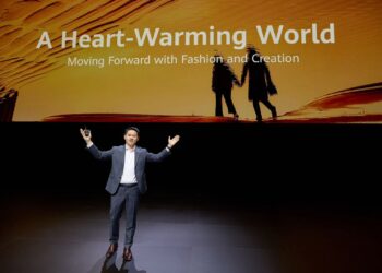 هواوي تعلن عن مجموعة منتجات جديدة في برشلونة مؤكدة التزامها بالابتكار والأناقة والإبداع