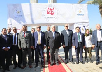 في أول يوم دراسة بالجامعات.. وزير التعليم العالي يتفقد جامعة حلوان ويطمئن على انتظام الدراسة    