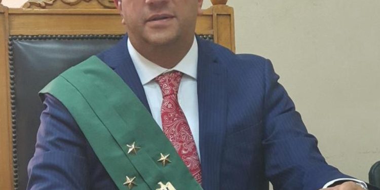 جنايات التجمع الخامس تقضي بالسجن المشدد لزوج أم استغل نجلة زوجته للتسول وشراء المخدرات