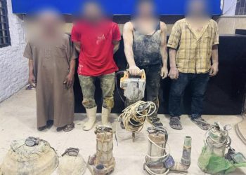 أمن القاهرة يضبط 4 أشخاص بتهمة التنقيب عن الآثار في إحدى العقارات بمنطقة دار السلام 