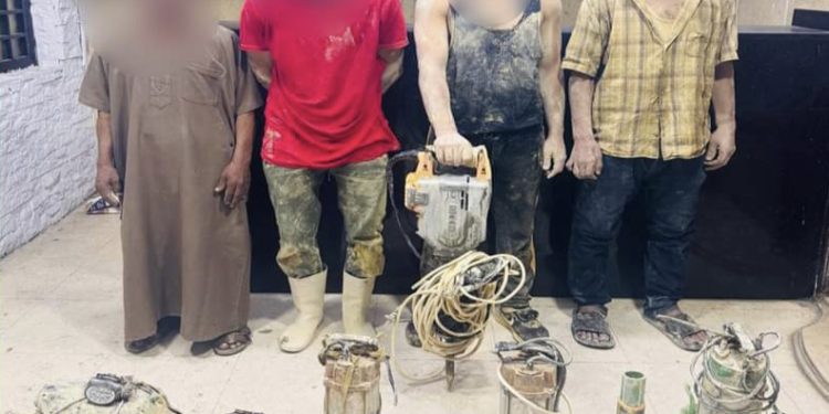 أمن القاهرة يضبط 4 أشخاص بتهمة التنقيب عن الآثار في إحدى العقارات بمنطقة دار السلام