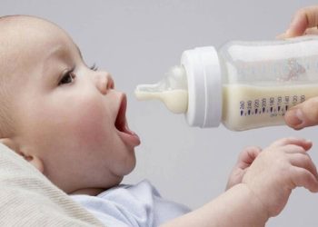 تفاصيل مبادرة وزارة الموارد البشرية والتنمية الاجتماعية لـ تخفيض سعر حليب الأطفال لحديثي الولادة وآلية تنفيذها