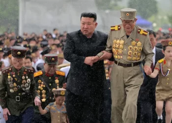 فشل وفساد وتقصير.. زعيم كوريا الشمالية كيم جونغ أون يعدم 30 مسؤولًا في بلاده | تفاصيل