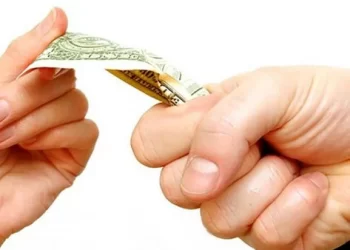 لا يجوز للزوج أن يأخذ مليمًا واحدًا من زوجته إلا بإذن