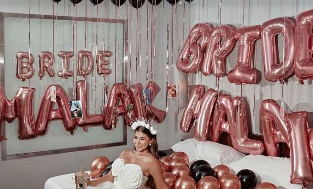 ملك قورة تشارك جمهورها فرحتها بحفل زفافها وتنشر صور من ليلة الحنة