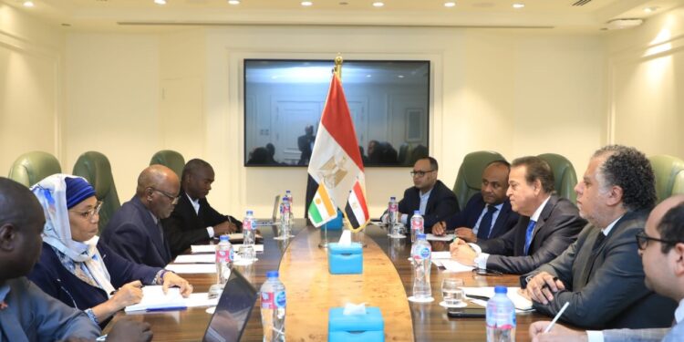 وزير الصحة يستقبل نظيره بدولة النيجر لبحث سبل تعزيز التعاون في مجالات الرعاية الصحية