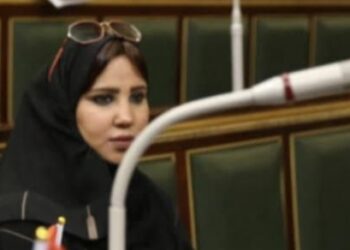 سارة صالح تدعو أبناء القبائل إلى مزيد من العمل لتحقيق التنمية