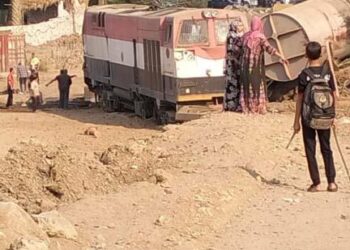 تفاصيل حادث انقلاب قطار البضائع في البدرشين وسقوط 3 مصابين