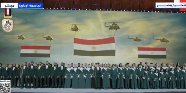 التاريخ بدأ من هنا.. الرئيس السيسي يشاهد فيلمًا تسجيليًا بعنوان “حكايات الأبطال”