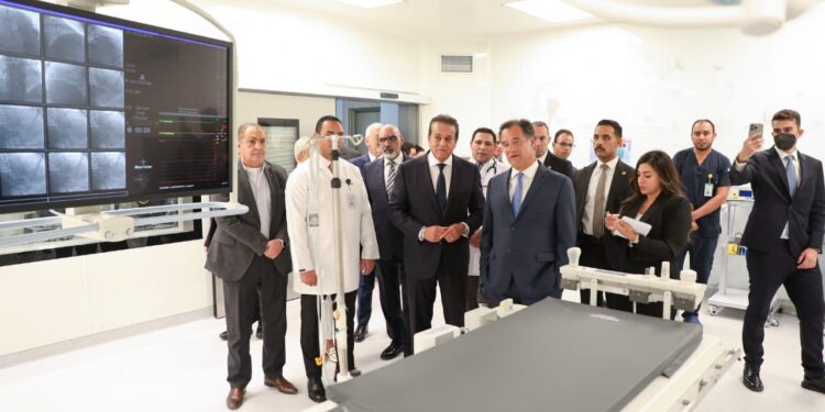 وزير الصحة ونظيره اليوناني يتفقدان مستشفى العاصمة الإدارية الجديدة