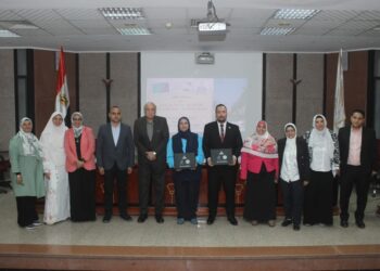 توقيع بروتوكول تعاون بين جامعة عين شمس ومصنع كيم تك للأجهزة العلمية والمعملية