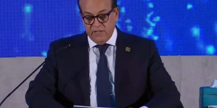 تفاصيل الجلسة الحوارية «الاستفادة من التحديات: التنمية البشرية في أوقات الأزمات»