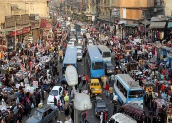 ما علاقة النمو السكاني السريع بتعطيل مسيرة التنمية؟