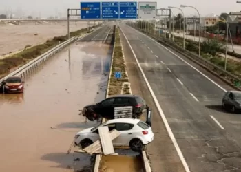 إعلان حالة الحداد في البلاد.. فيضانات إسبانيا تخلف 95 ضحية