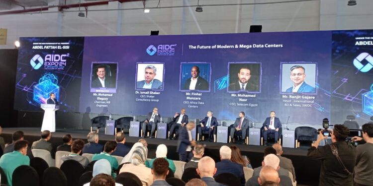 خلال إحدى جلسات Cairo ICT 2024.. قادة التكنولوجيا يناقشون تعزيز الحوكمة الرقمية في التعليم العالي