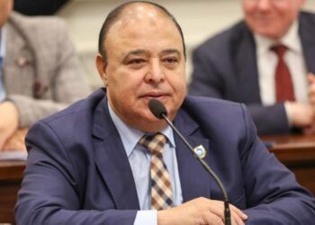 رئيس صحة الشيوخ: توجيهات السيسي بمواصلة تحسين مناخ الاستثمار ومجابهة التحديات يدفع بالاقتصاد المصري لآفاق أفضل