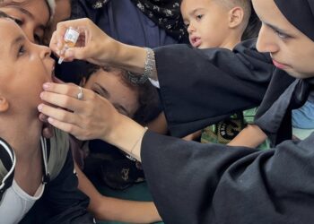 اليوم.. الصحة العالمية تستأنف حملة التطعيم ضد شلل الأطفال في غزة