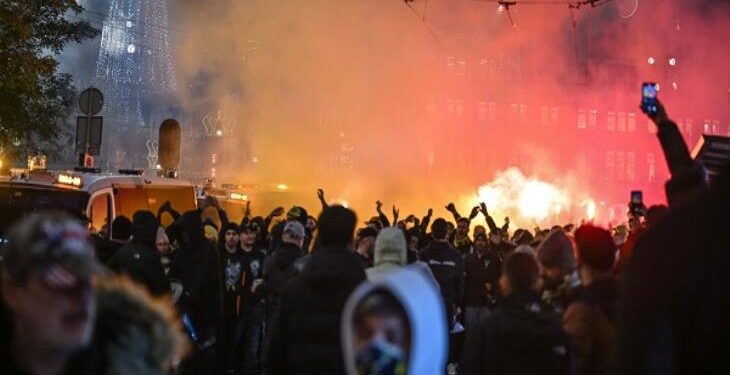 ماذا حدث في العاصمة الهولندية؟.. القصة الكالمة لـ أحداث أمستردام بين مشجعي مكابي الإسرائيلي وأياكس الهولندي