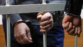 نيابة النزهة تحبس مندوب مبيعات 4 أيام بتهمة سرقة أدوية من الشركة