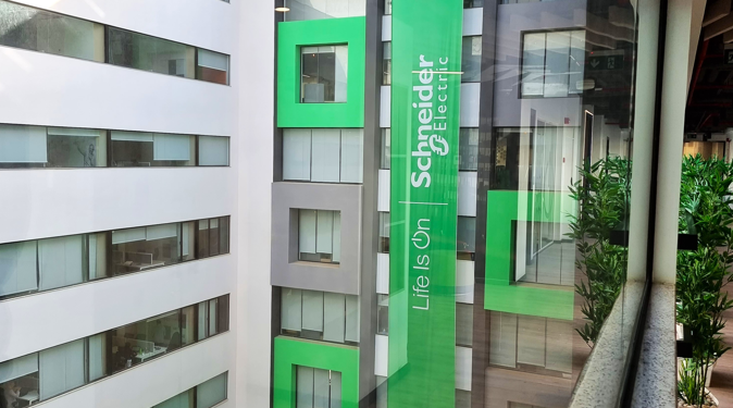 شنايدر إلكتريك مصر تحصل على شهادة SmartScore البلاتينية