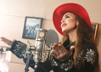 دوللي شاهين تنتهي من تسجيل أغنية «روح زورن» لطرحها بمناسبة أعياد الميلاد المجيدة