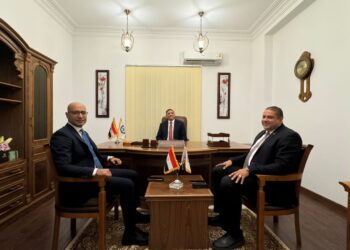 رئيس حزب الإصلاح والنهضة يجتمع مع الهيئة البرلمانية لبحث خطط الحزب المستقبلية