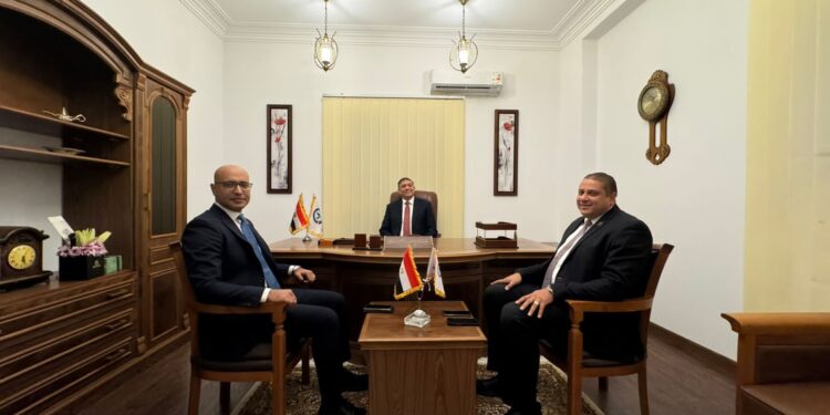 رئيس حزب الإصلاح والنهضة يجتمع مع الهيئة البرلمانية لبحث خطط الحزب المستقبلية