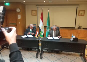 بروتوكول تعاون بين الأكاديمية العربية ونقابة التجاريين بالقاهرة