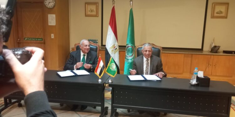 بروتوكول تعاون بين الأكاديمية العربية ونقابة التجاريين بالقاهرة